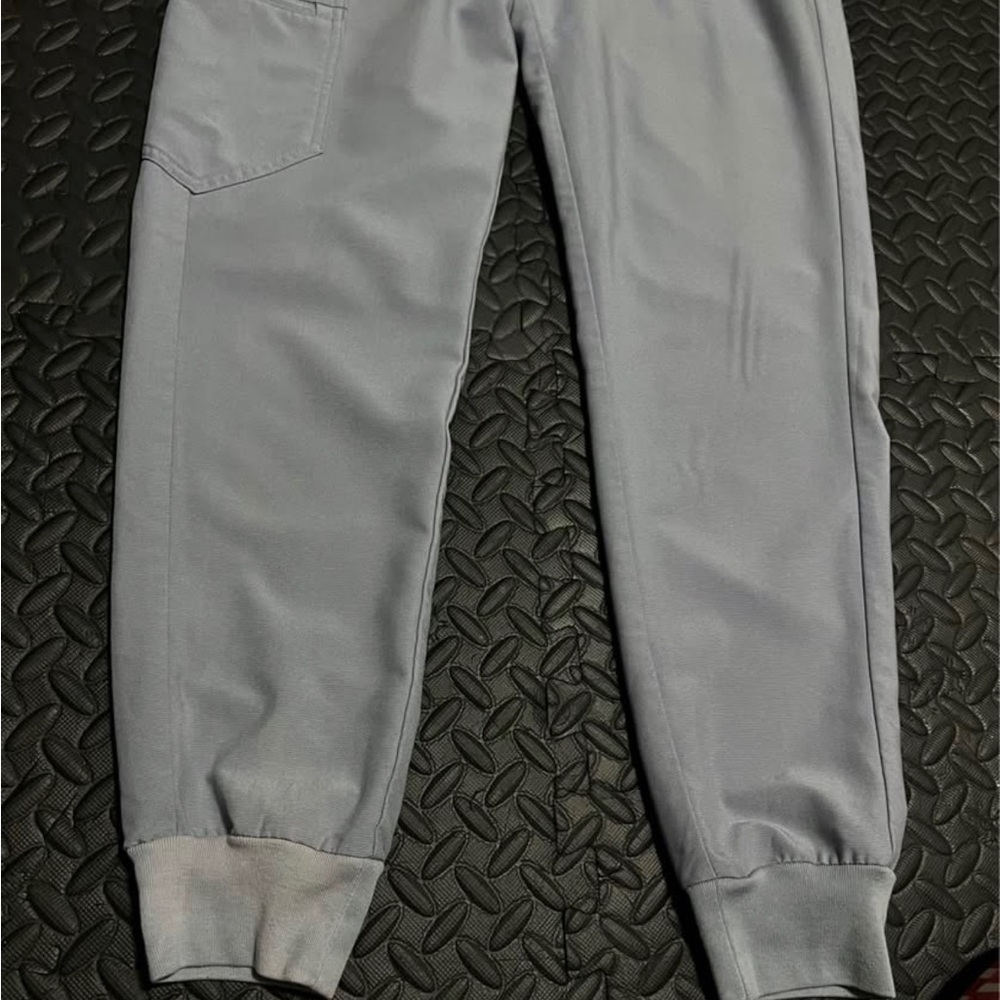 Figs Women's Scrub Set Gray - Picture 3 of 3